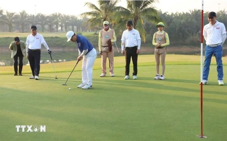 Vietnam, Laos strengthen people-to-people diplomacy via golf tournament